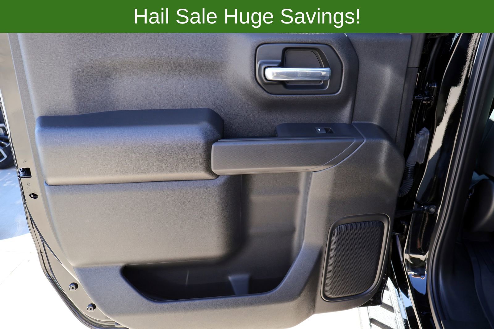 Used 2025 Chevrolet Silverado 1500 Custom Trail Boss AWD/4WD image 15