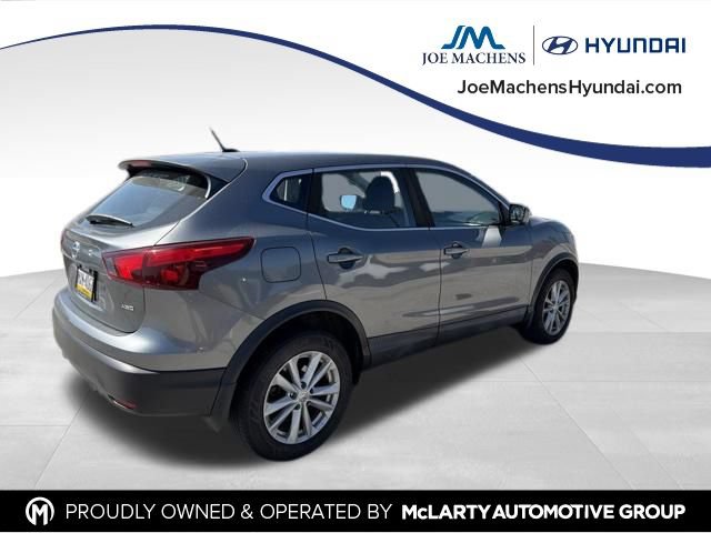 Used 2018 Nissan Rogue Sport S w/ S Appearance Package AWD/4WD image 8