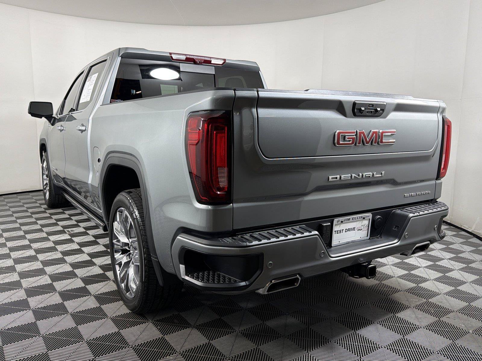 Certified 2025 GMC Sierra 1500 Denali w/ Denali Reserve Package AWD/4WD image 4