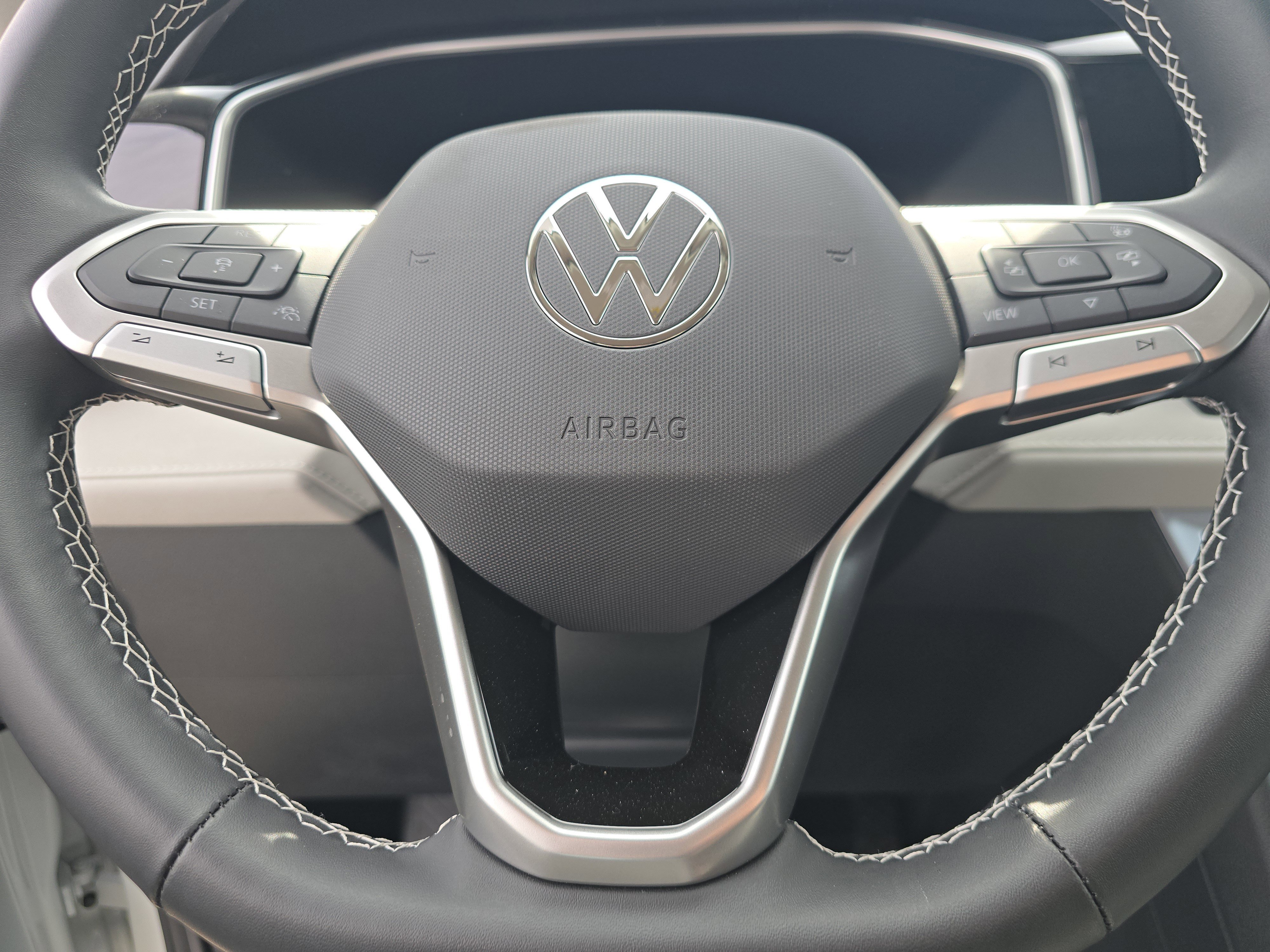 New 2026 Volkswagen Taos SE image 19