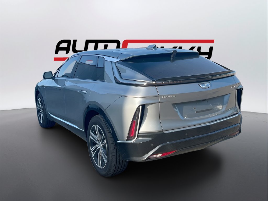 Used 2026 Cadillac Lyriq Luxury RWD image 5