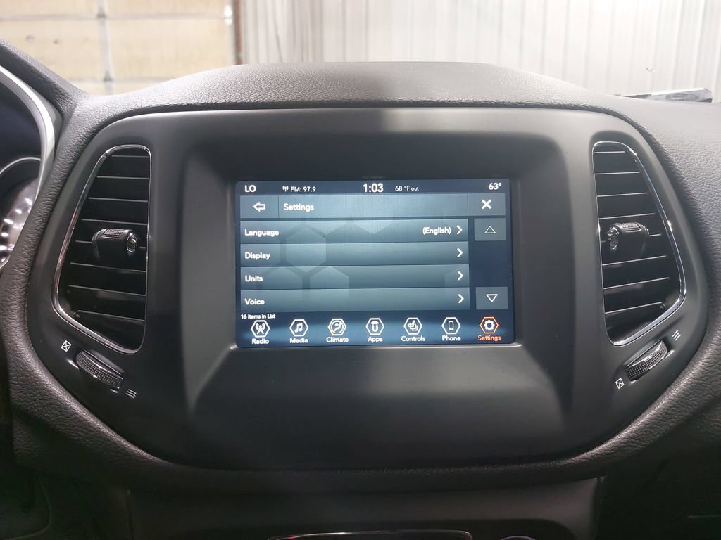 Used 2019 Jeep Compass Latitude w/ Cold Weather Group AWD/4WD image 22