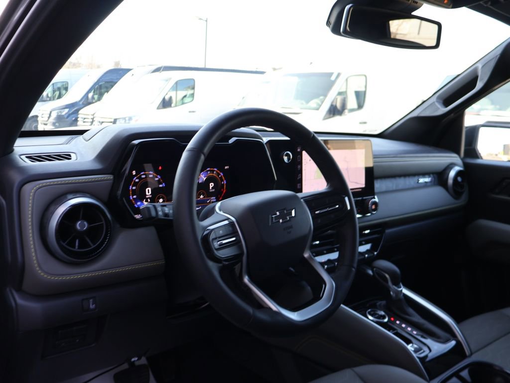 Used 2024 Chevrolet Colorado ZR2 w/ ZR2 Convenience Package III image 19