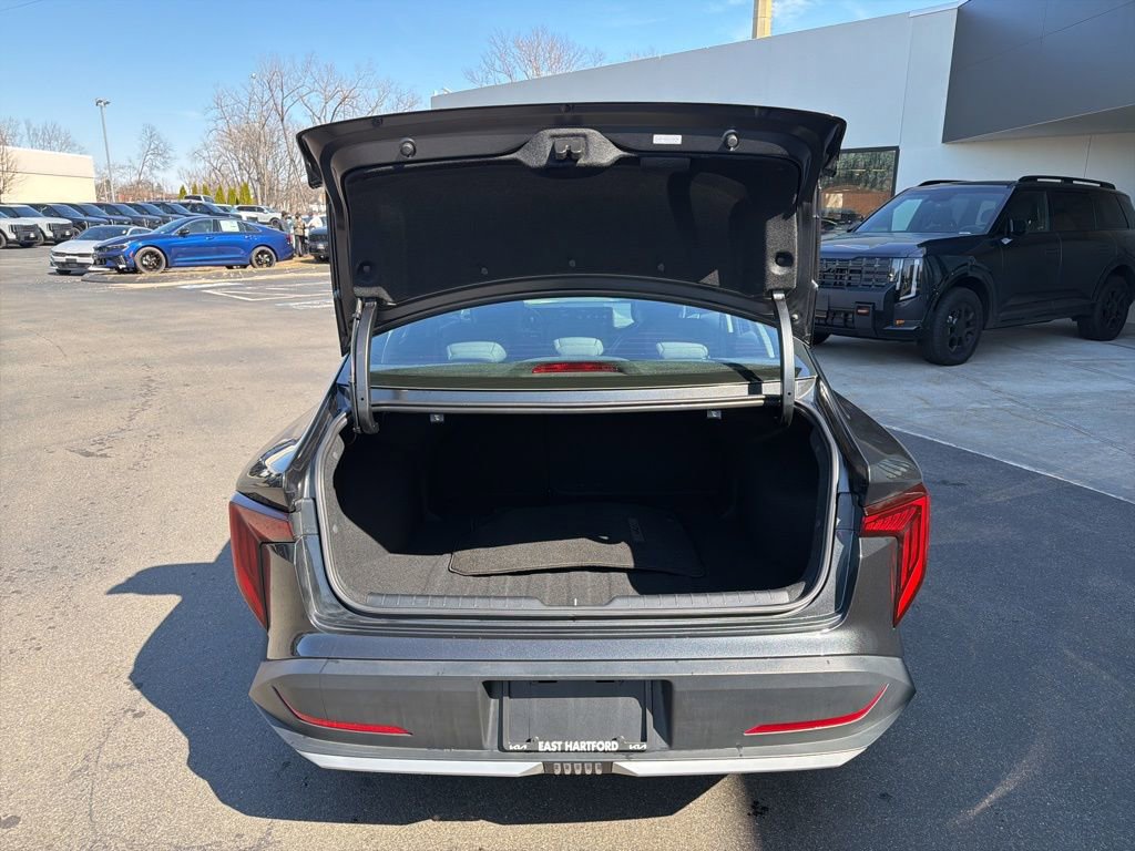 Used 2025 Kia K4 EX image 16