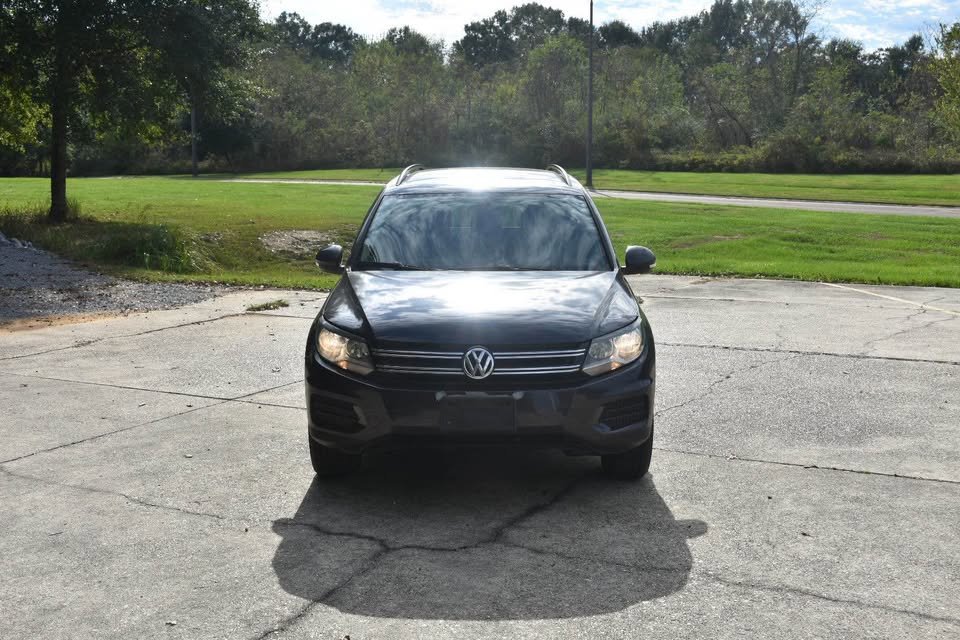 Used 2016 Volkswagen Tiguan S image 3