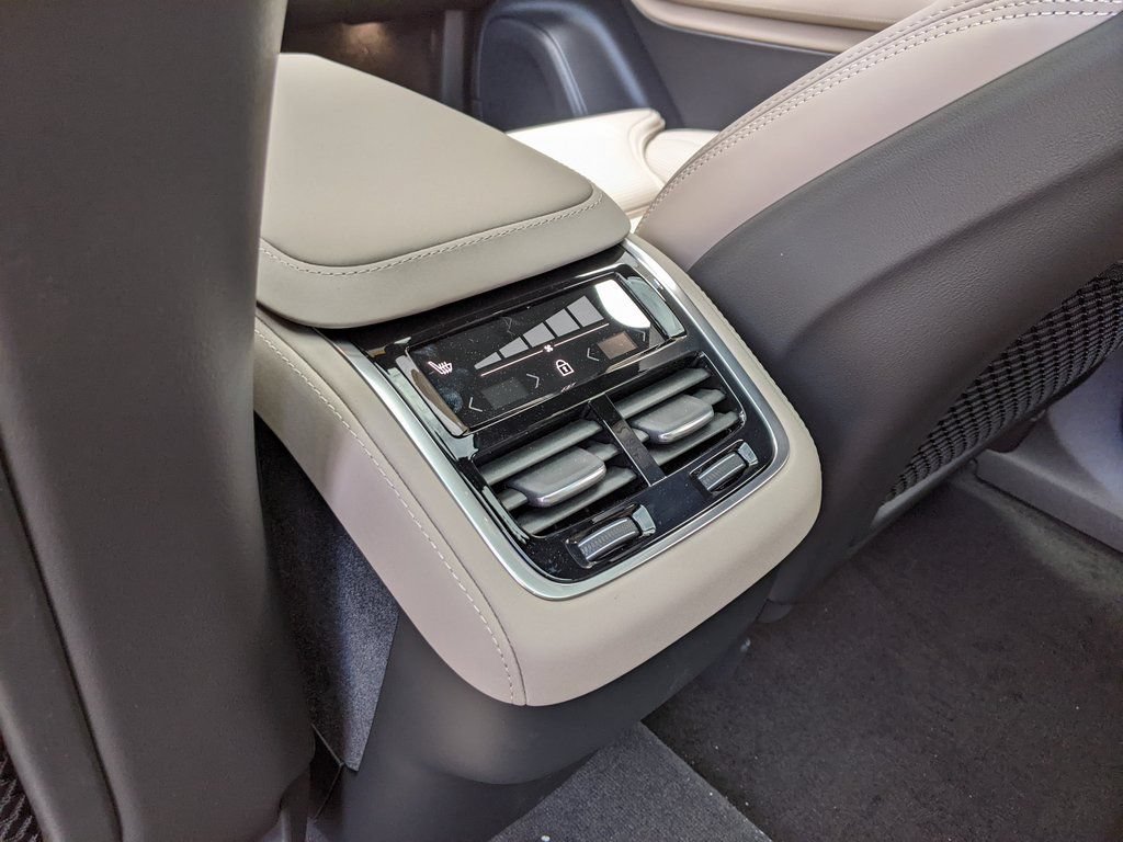 New 2026 Volvo XC90 B6 Ultra w/ Protection Package Premier AWD/4WD image 24