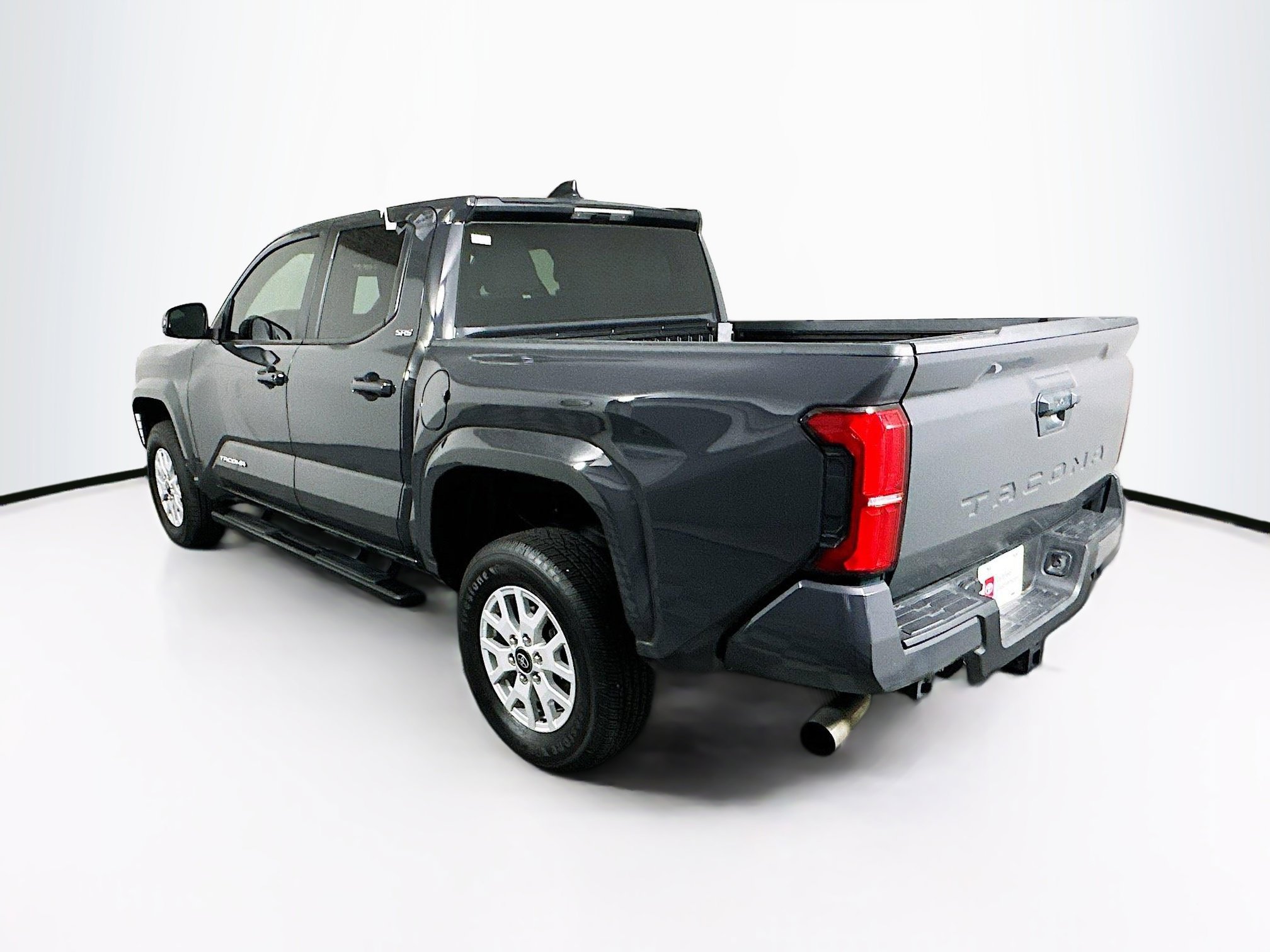 Used 2025 Toyota Tacoma SR5 image 5