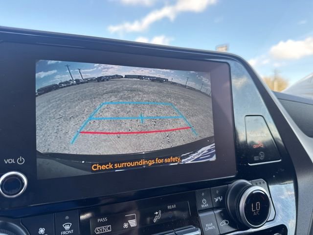 Used 2024 Toyota Highlander XLE FWD image 15