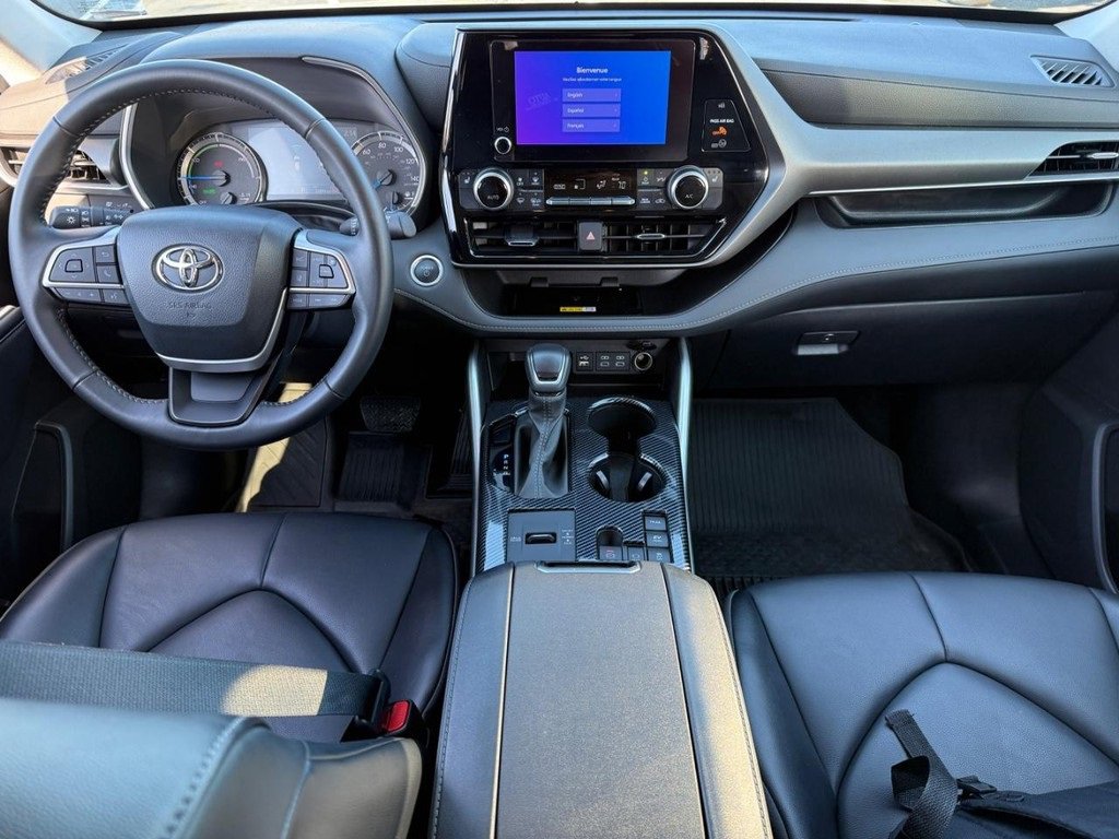 Certified 2024 Toyota Highlander XLE image 14