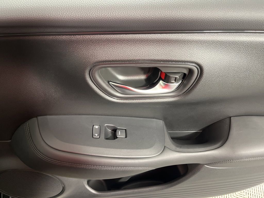 Certified 2024 Honda HR-V LX image 18