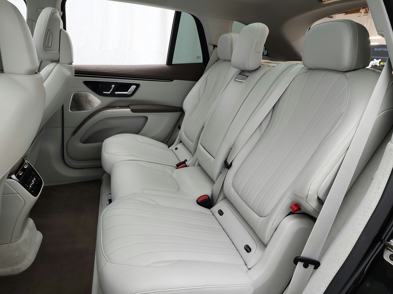 Used 2023 Mercedes-Benz EQS 580 4MATIC SUV image 15