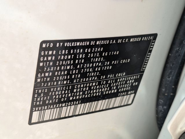 Used 2024 Volkswagen Tiguan SE image 30