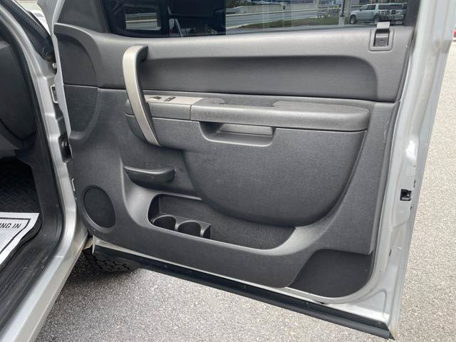 Used 2011 Chevrolet Silverado 2500 LT AWD/4WD image 24