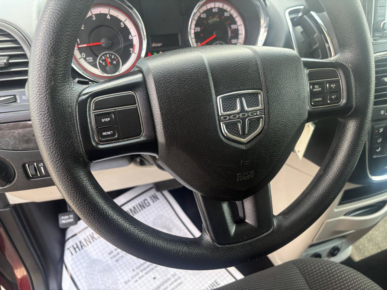 Used 2020 Dodge Grand Caravan SE FWD image 13