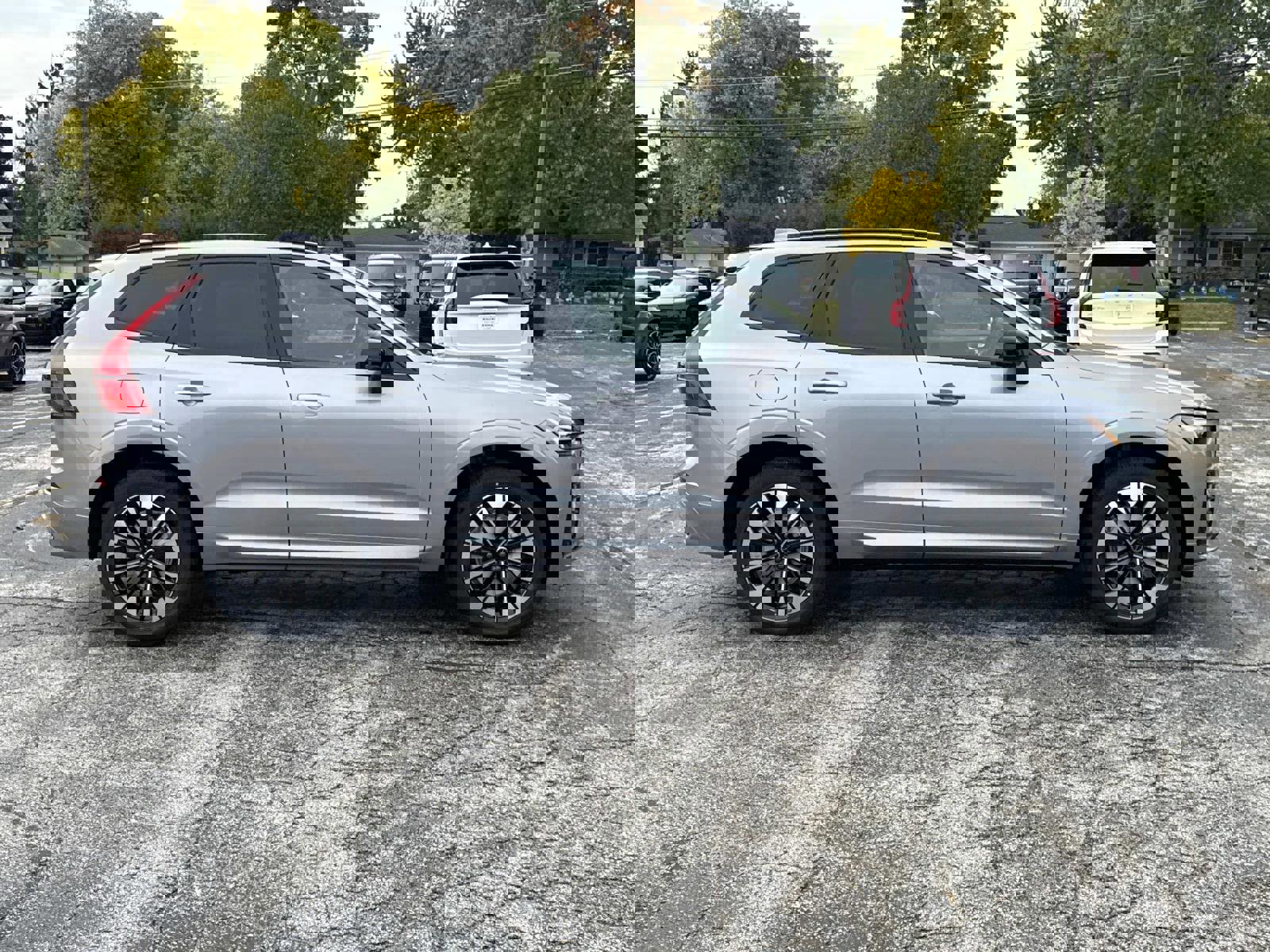 New 2026 Volvo XC60 B5 Plus w/ Climate Package image 4