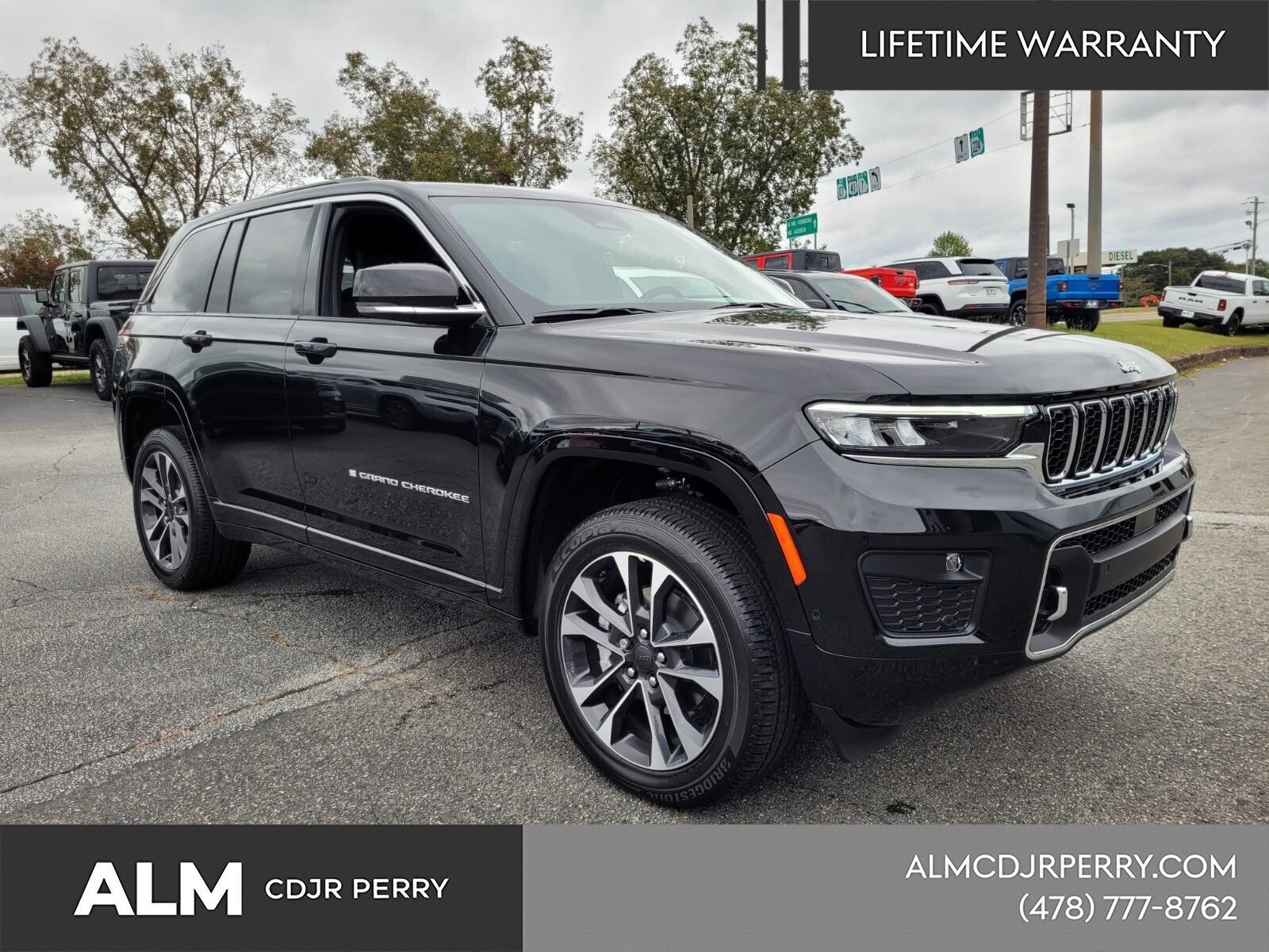 New 2025 Jeep Grand Cherokee Overland w/ Luxury Tech Group IV AWD/4WD image 20