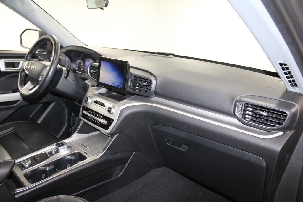 Used 2022 Ford Explorer XLT w/ Equipment Group 202A image 31