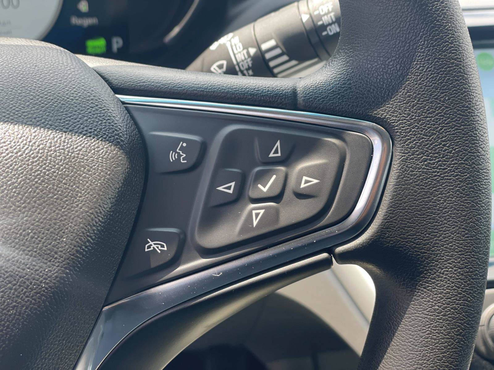 Used 2019 Chevrolet Bolt LT FWD image 12