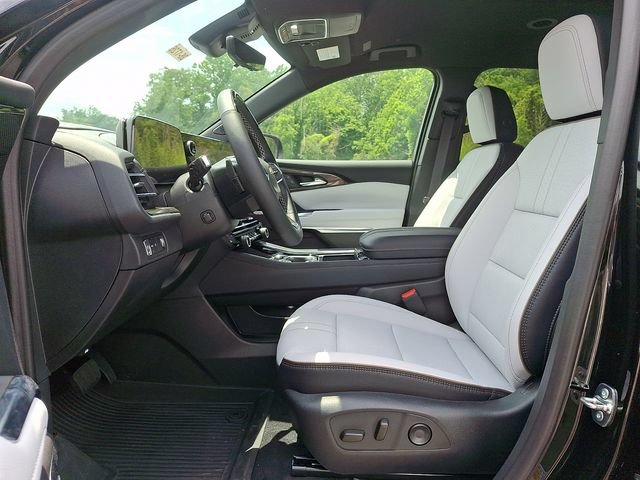 New 2026 Chevrolet Traverse High Country w/ LPO, Floor Liner Package FWD image 10