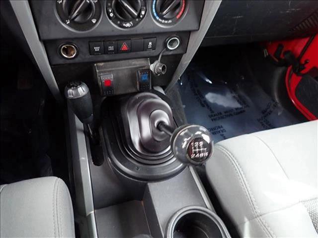 Used 2010 Jeep Wrangler Unlimited Rubicon w/ Trailer Tow Group AWD/4WD image 20