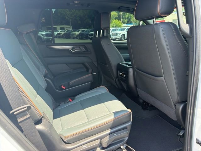 Used 2025 GMC Yukon AT4 w/ AT4 Premium Package AWD/4WD image 8