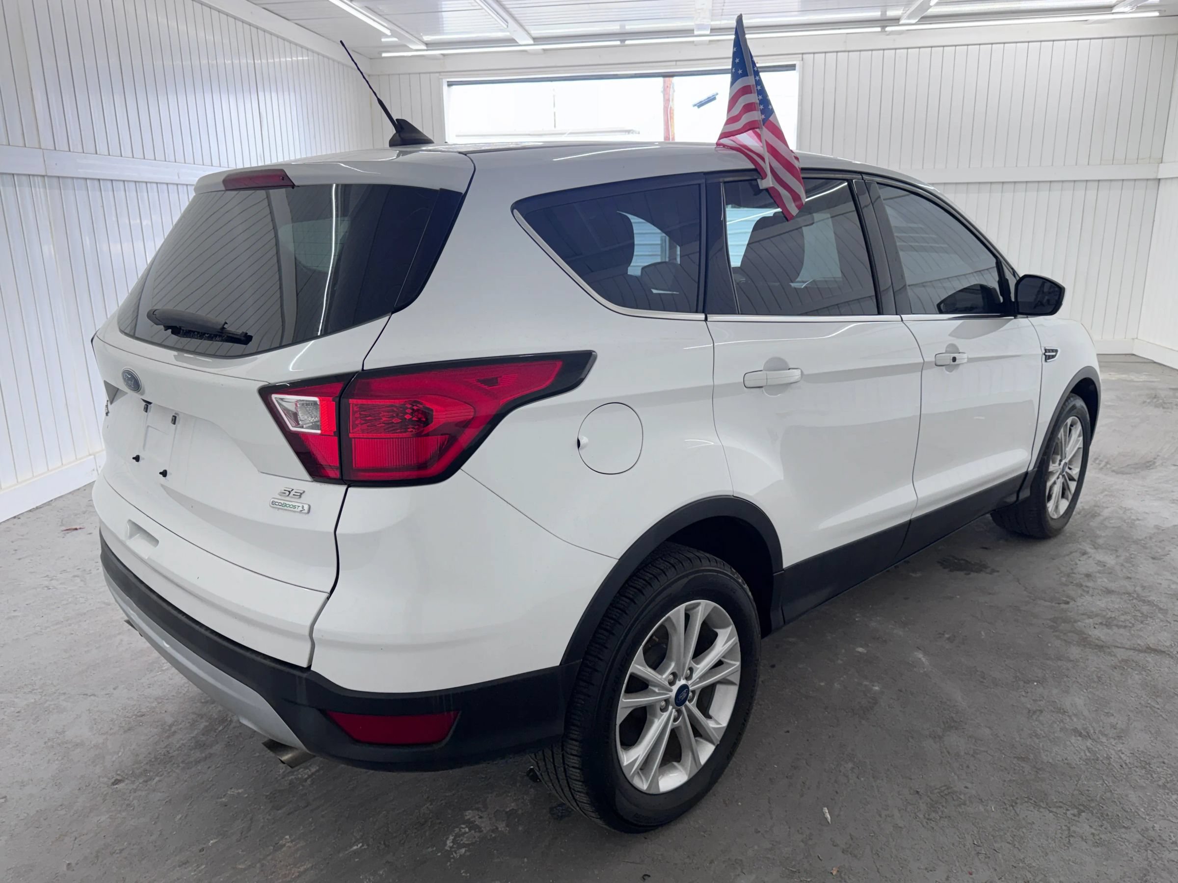 Used 2019 Ford Escape SE FWD image 5
