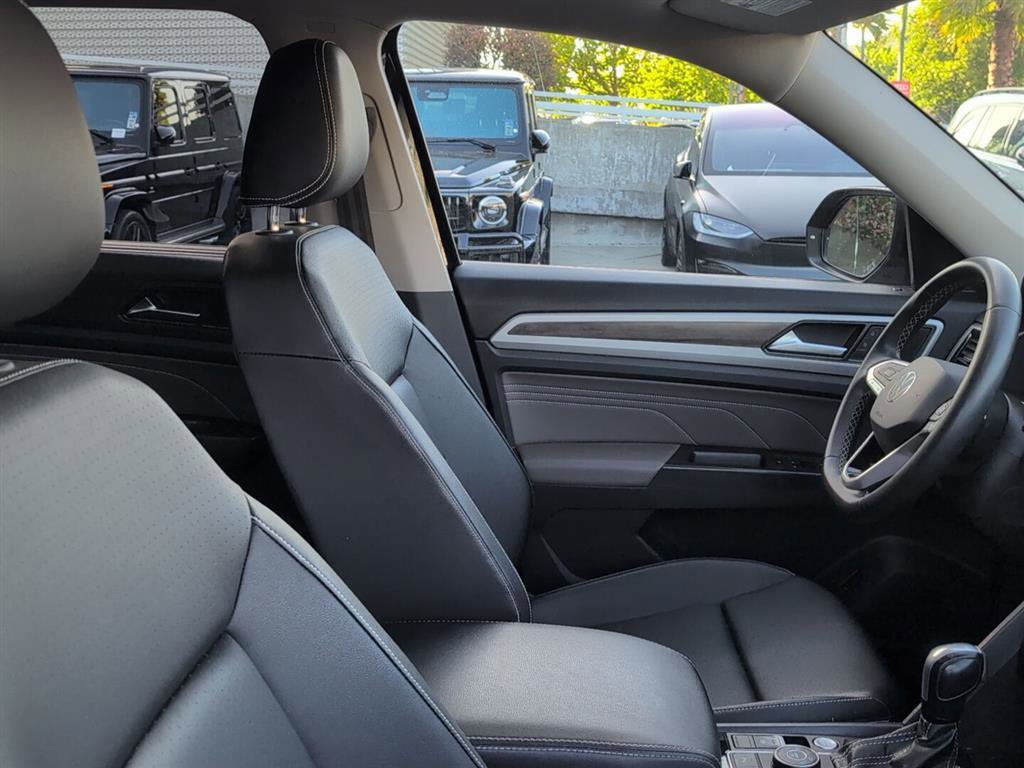 Used 2023 Volkswagen Atlas SEL AWD/4WD image 12