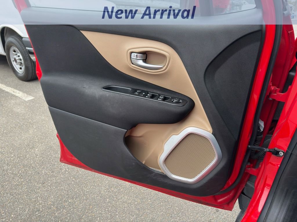 Used 2019 Jeep Renegade Latitude image 11