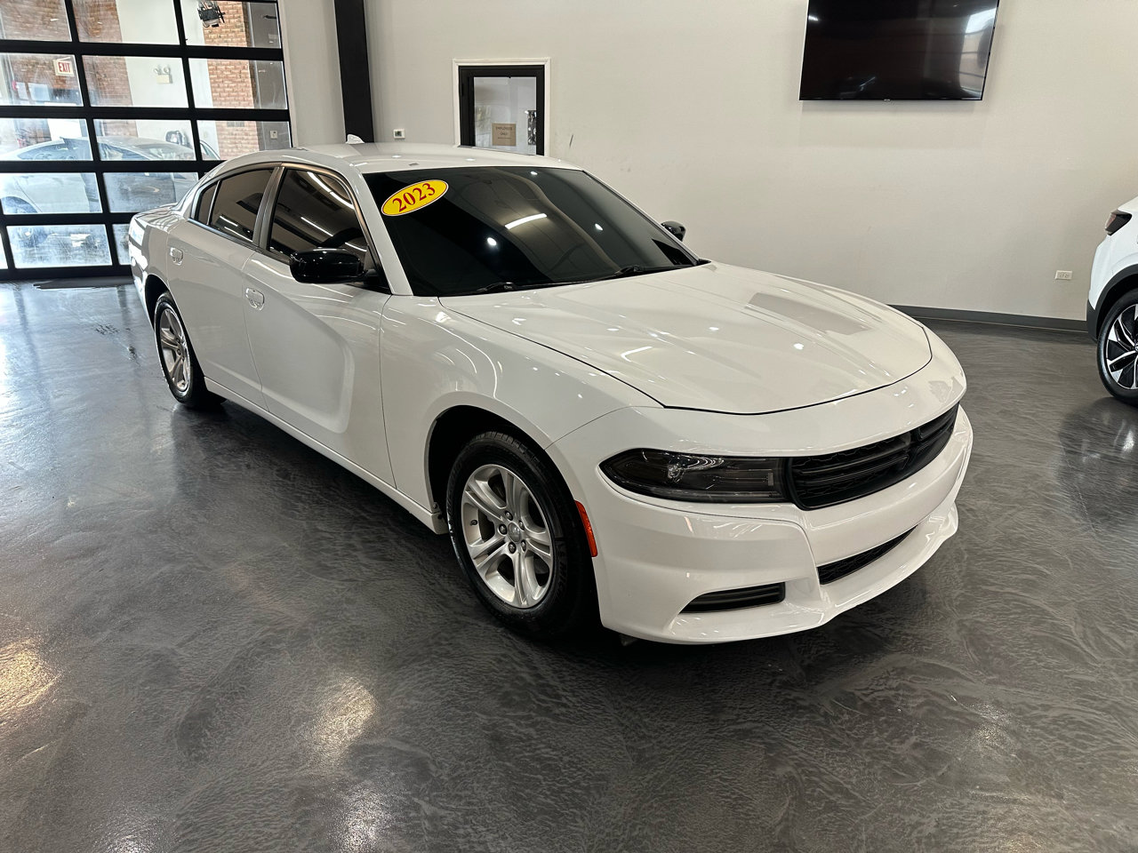 Used 2023 Dodge Charger SXT image 2