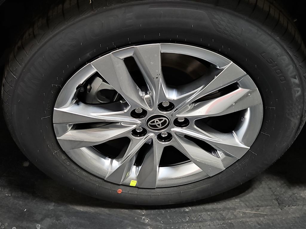 New 2026 Toyota Sienna XLE image 10