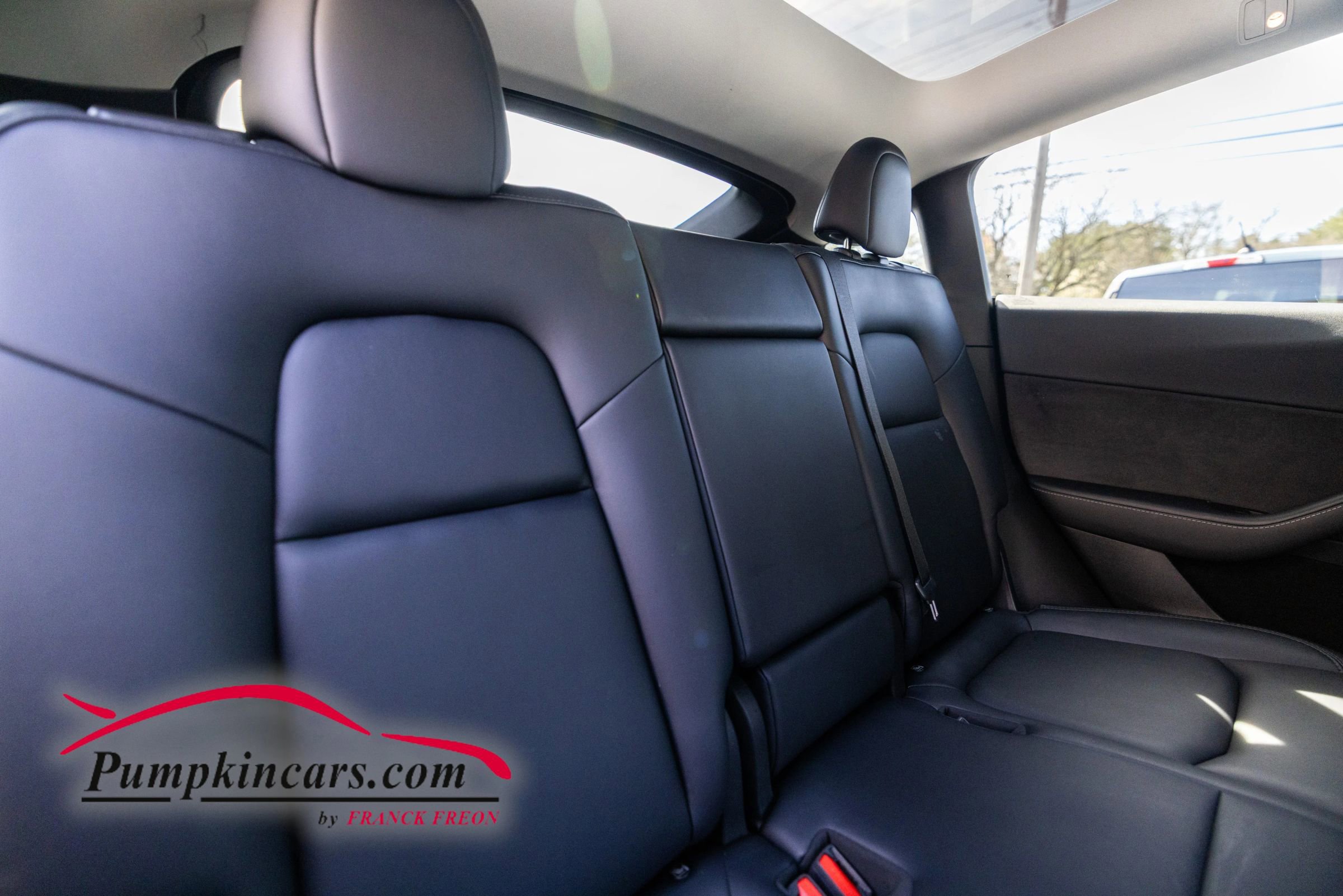 Used 2022 Tesla Model Y Long Range image 27