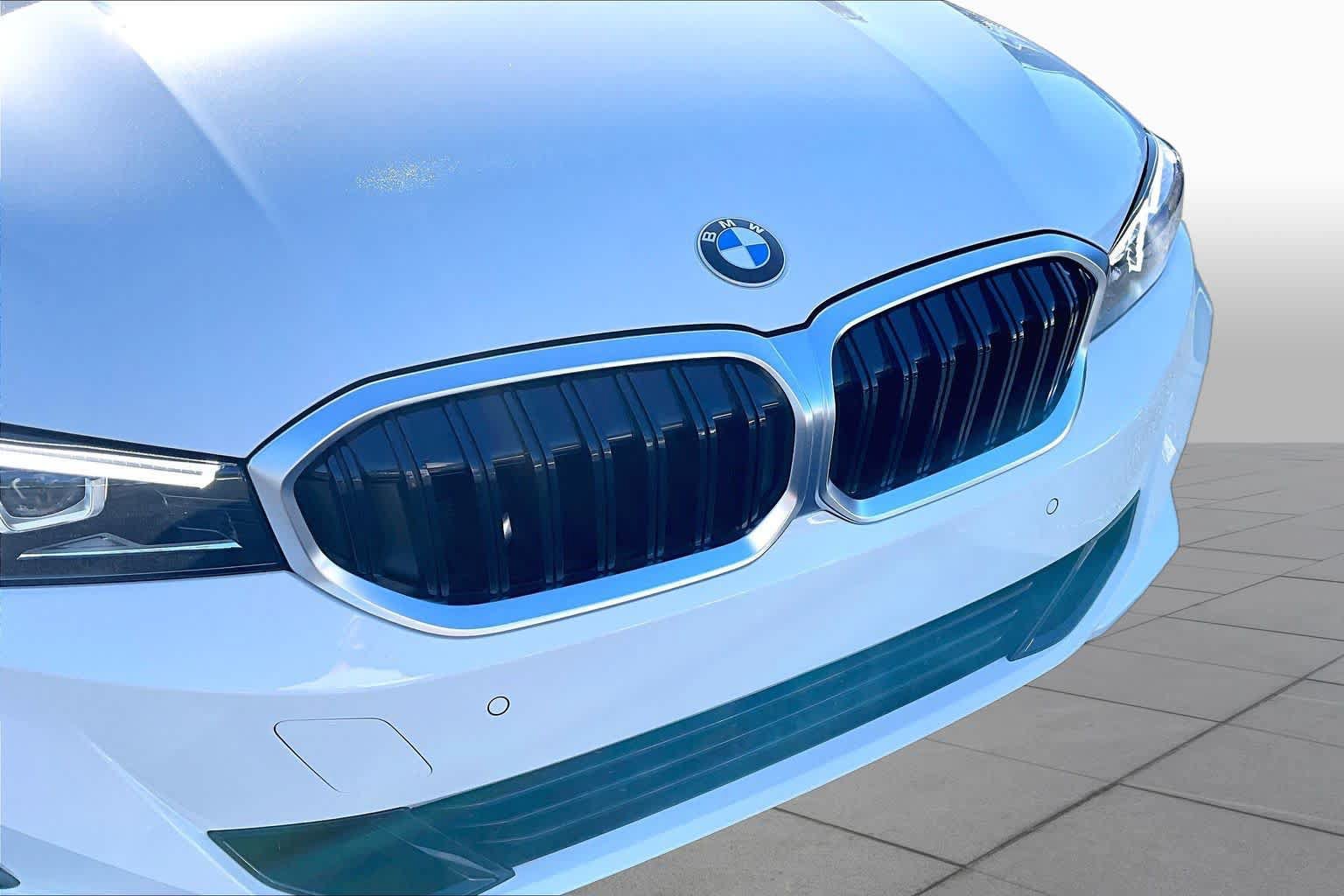 Used 2024 BMW 330i Sedan w/ Premium Package RWD image 29