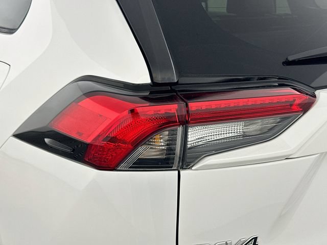 Used 2022 Toyota RAV4 XLE w/ Convenience Package FWD image 25