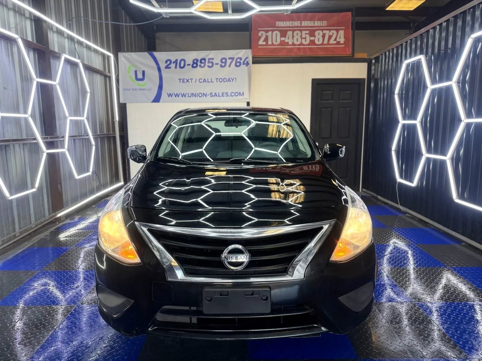 Used 2016 Nissan Versa SV image 6