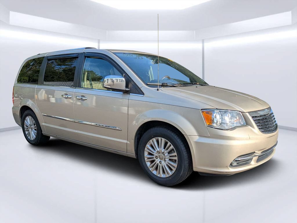 Used 2014 Chrysler Town & Country Limited