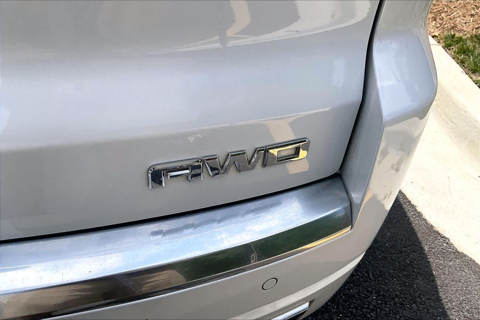 Used 2016 GMC Acadia Denali AWD/4WD image 9
