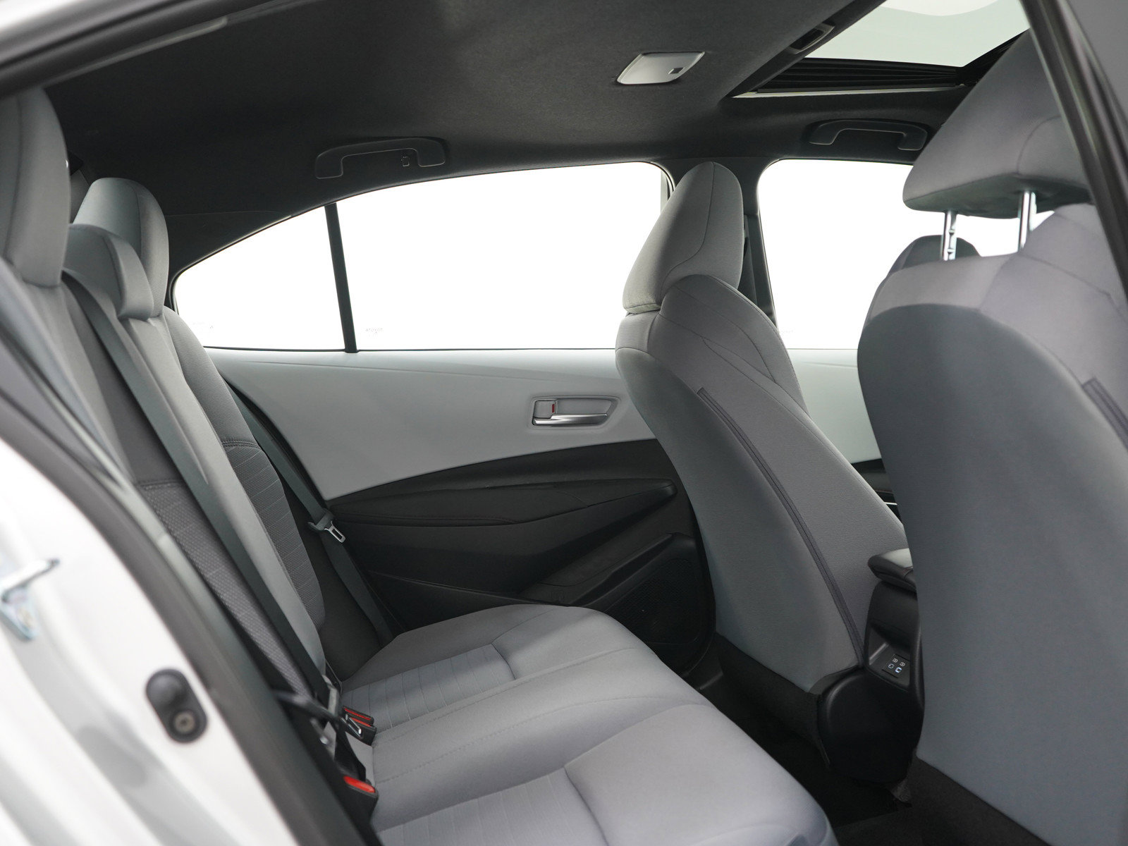 Used 2025 Toyota Corolla SE FWD image 12
