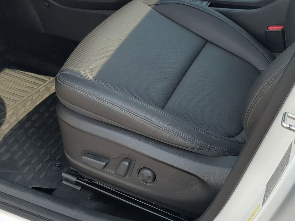 Used 2022 Hyundai Kona Limited image 13