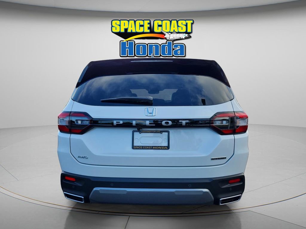 New 2026 Honda Pilot Touring image 4