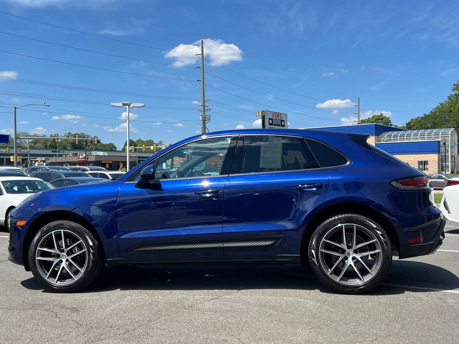 Used 2022 Porsche Macan AWD/4WD image 21