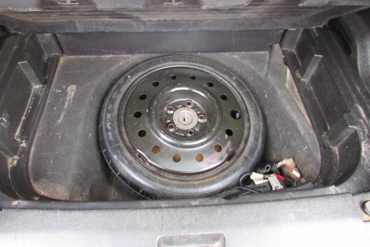 Used 2009 Chevrolet HHR LS image 22