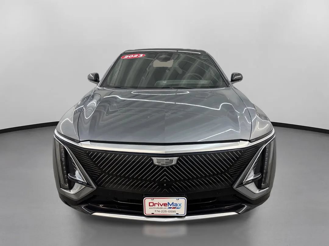 Used 2023 Cadillac Lyriq AWD image 2
