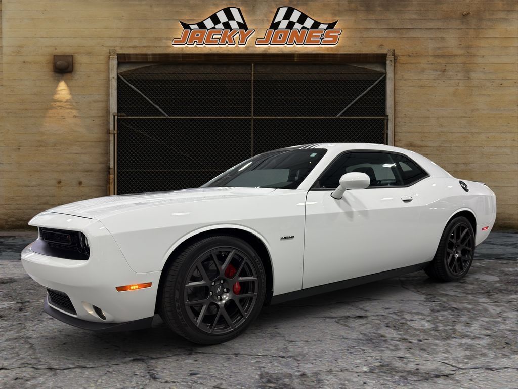 Used 2018 Dodge Challenger R/T Plus RWD image 2