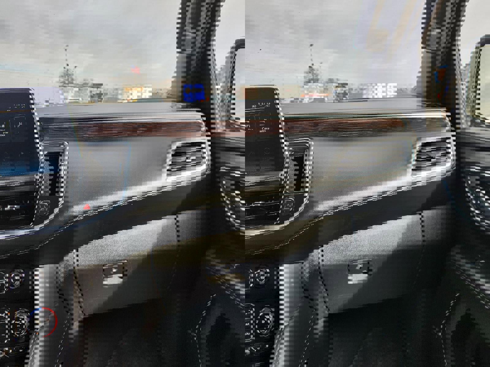 Used 2024 Chevrolet Tahoe LT image 16