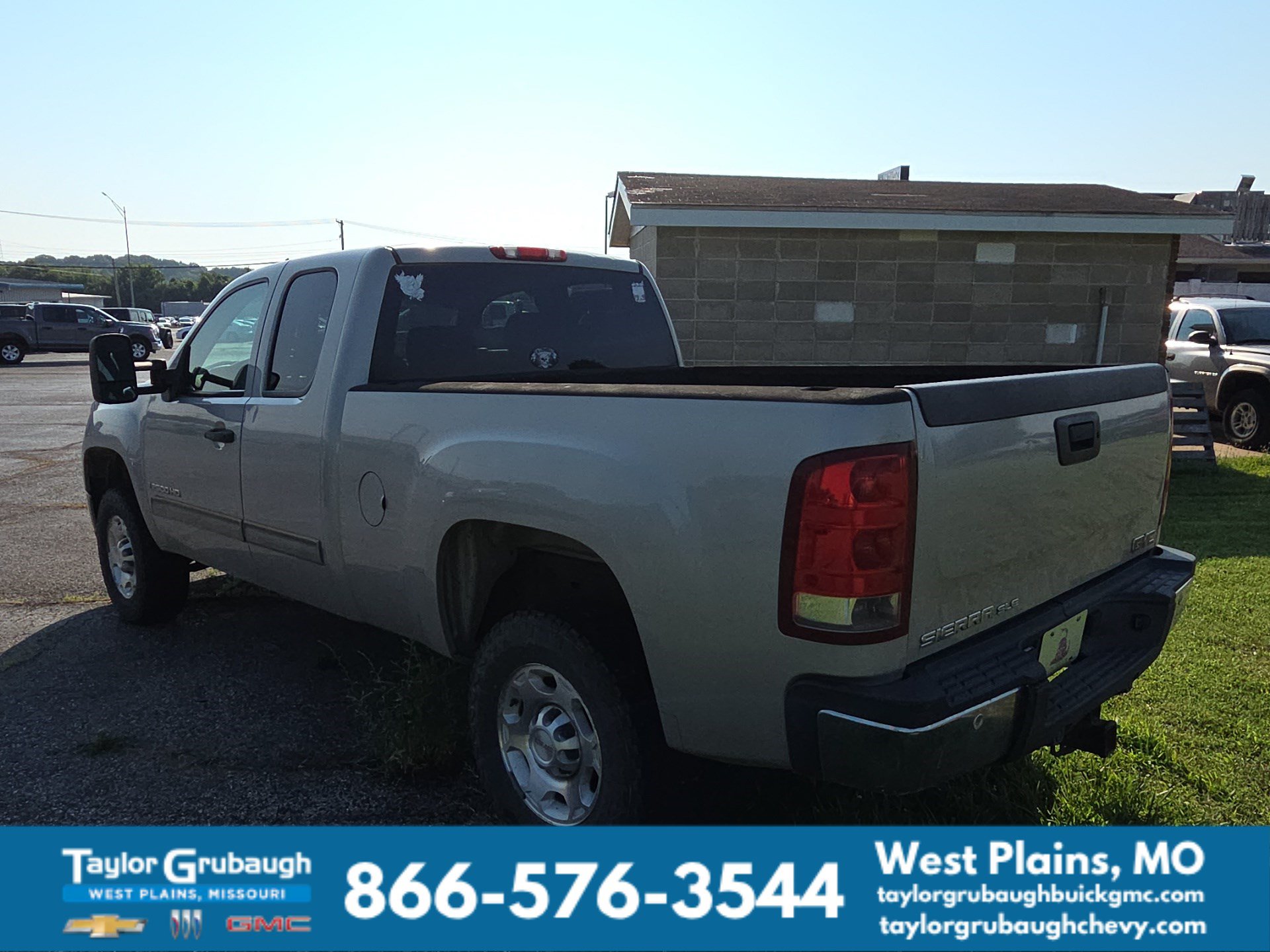 Used 2008 GMC Sierra 2500 SLE w/ Convenience Package RWD image 4