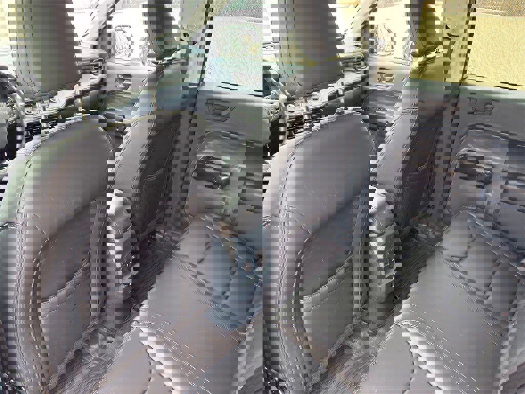 Used 2024 Ford Maverick Lariat w/ Black Appearance Package image 28