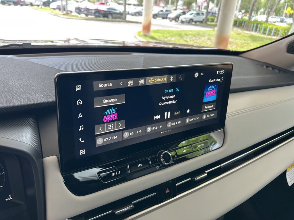 New 2025 Mitsubishi Outlander SE image 7