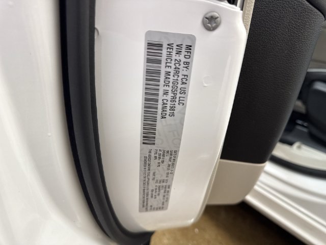 Used 2023 Chrysler Pacifica Limited FWD image 32