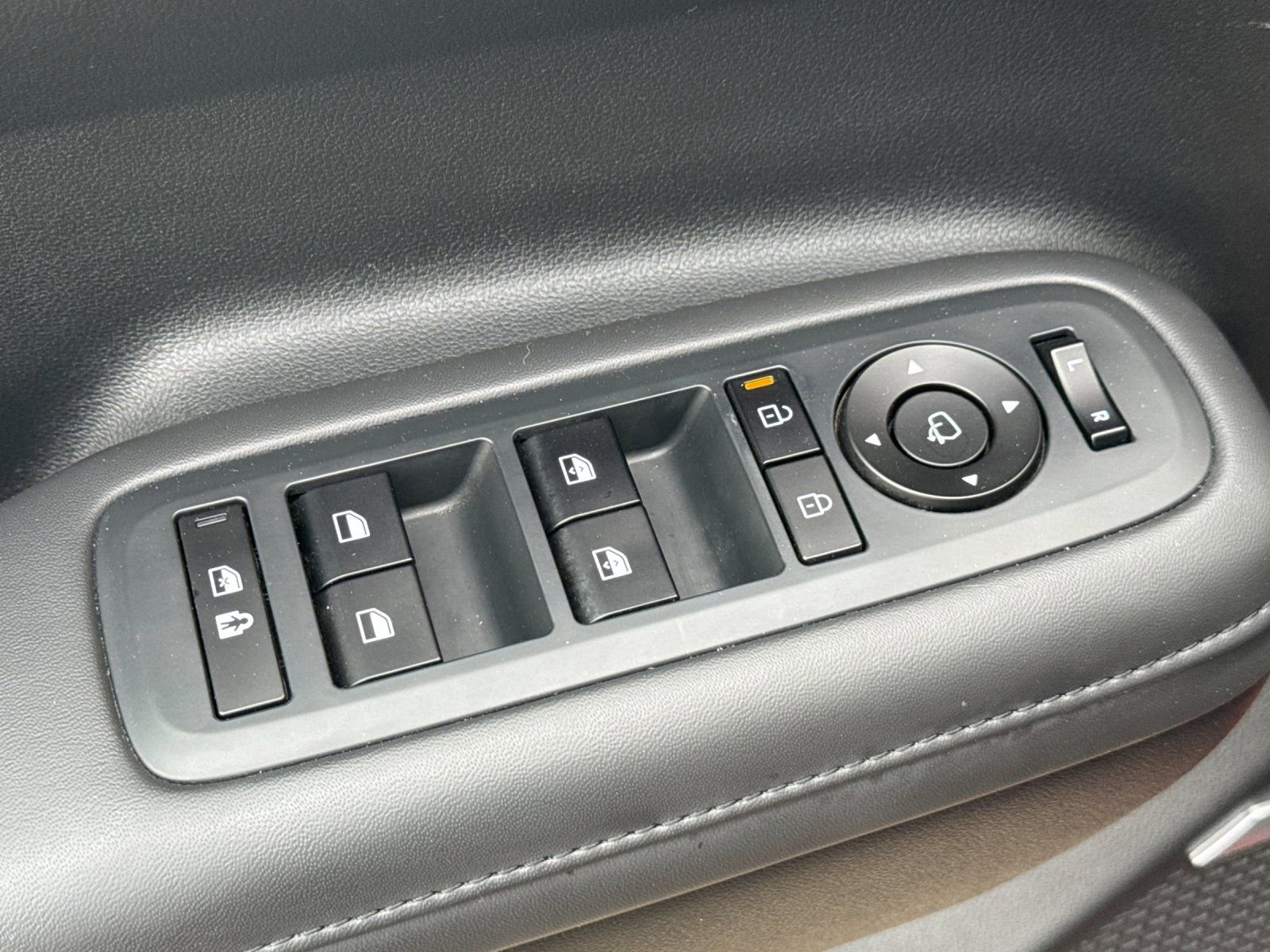 Certified 2024 Hyundai Santa Fe Limited image 11