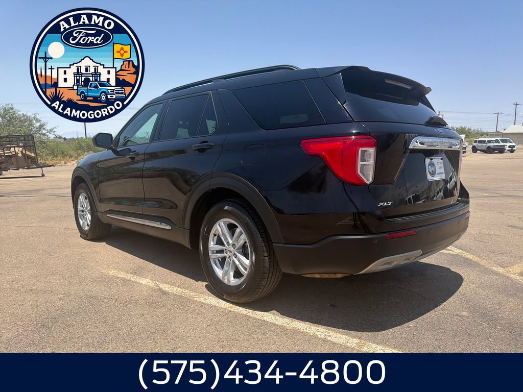 Used 2023 Ford Explorer XLT w/ Equipment Group 202A RWD image 3